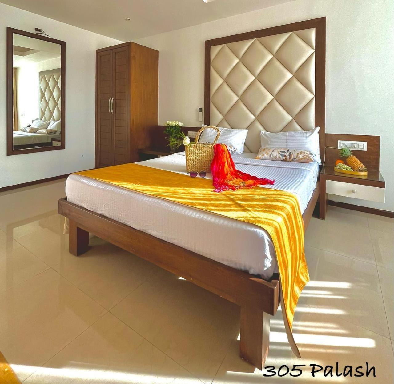 Beach Paradise Miramar Goa Panaji Exterior photo
