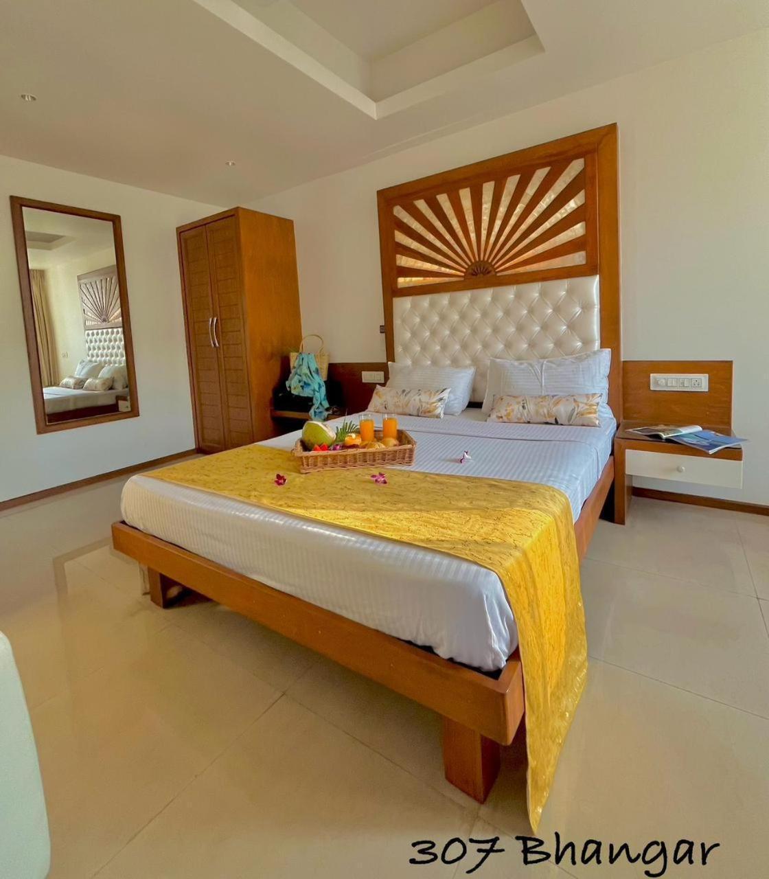 Beach Paradise Miramar Goa Panaji Exterior photo